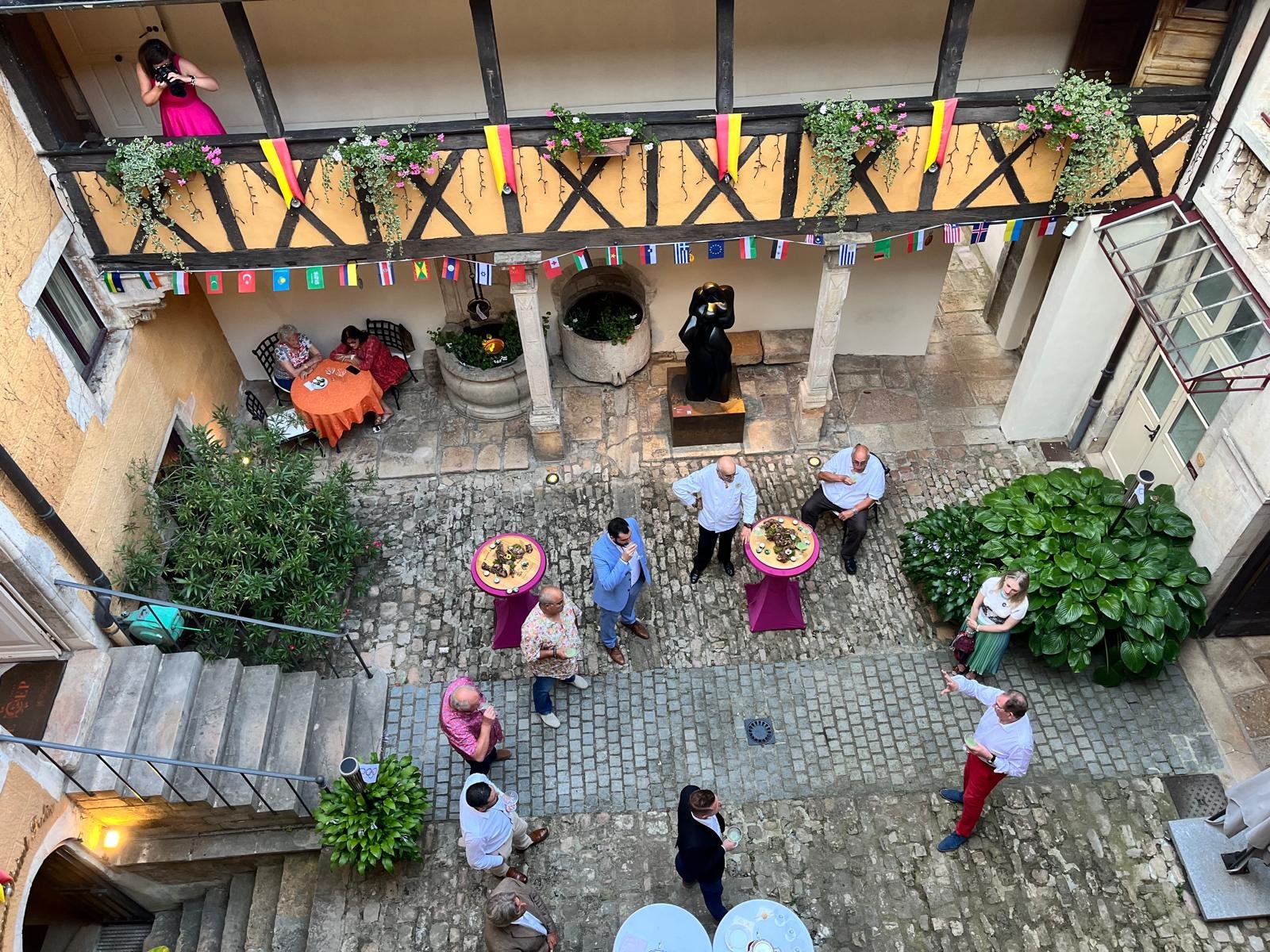 8ac37934-0bfb-4c08-80c4-3945b15e077b